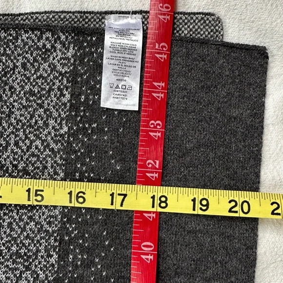 Ann Taylor Gray Knit Poncho - Picture 11 of 12